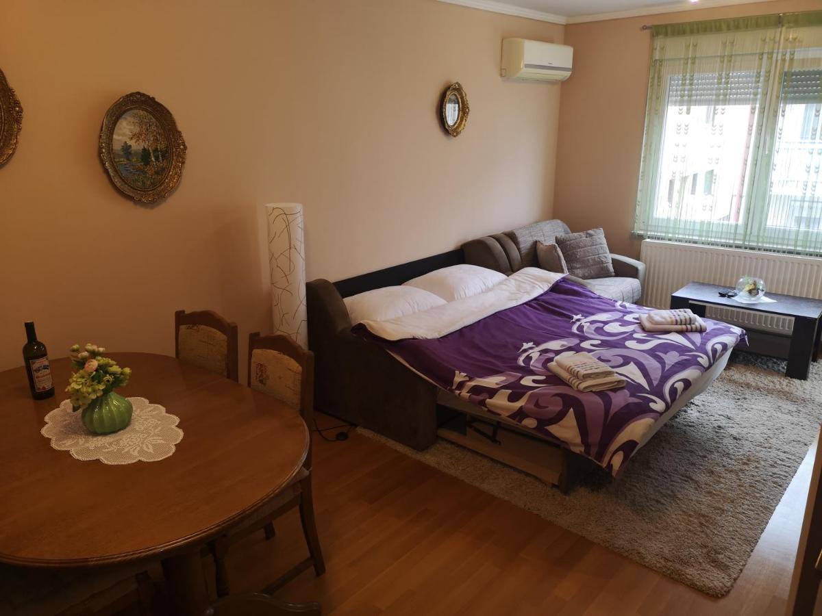 Appartement Dora à Ðakovo Extérieur photo